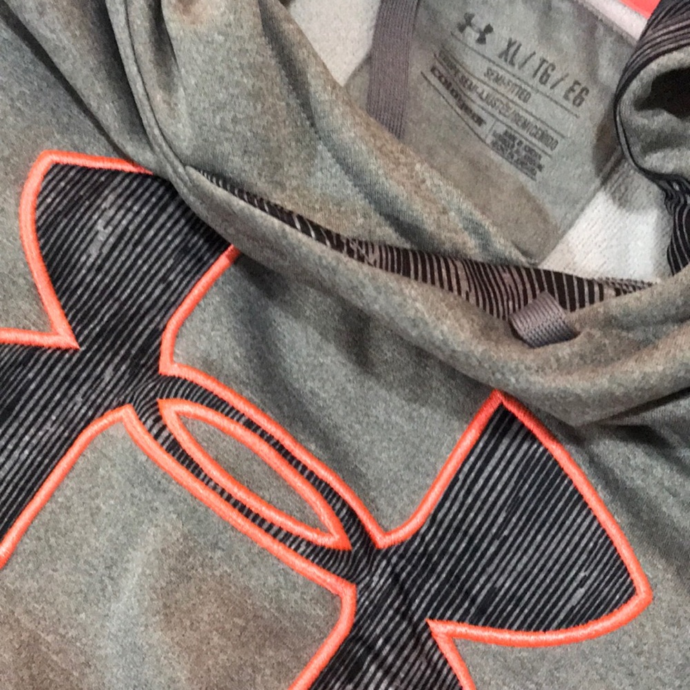 Under armour pull over hoodie